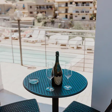 Alojamento de Acomodação e Pequeno-almoço Residenza Kalios 3*